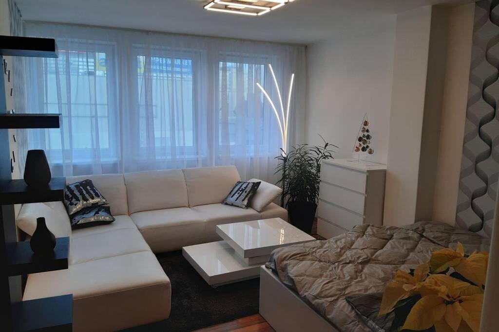 Prague Apartment In Most Near Golf Club, Aqua-Hipo-Autodrom In Most Exterior photo
